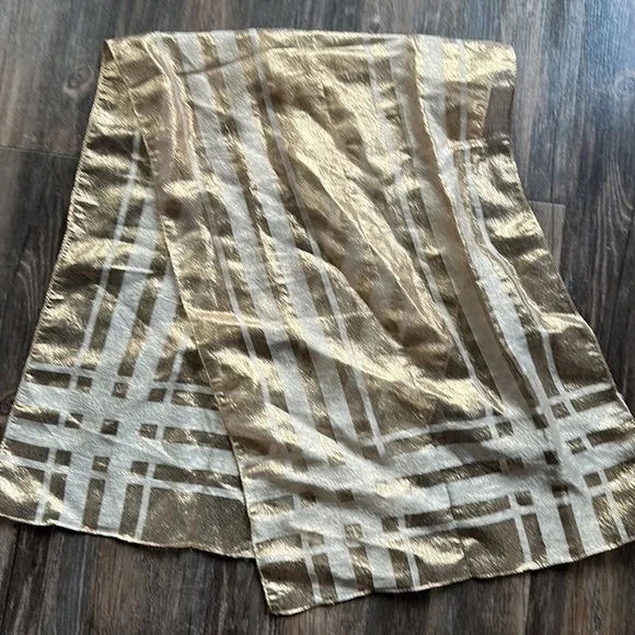 Luxury gorgeous gold scarf - Picture 2 of 2